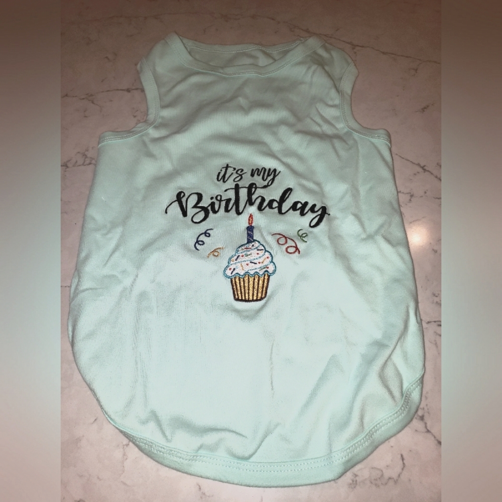 NWT pet t-shirt. Size 3XL.